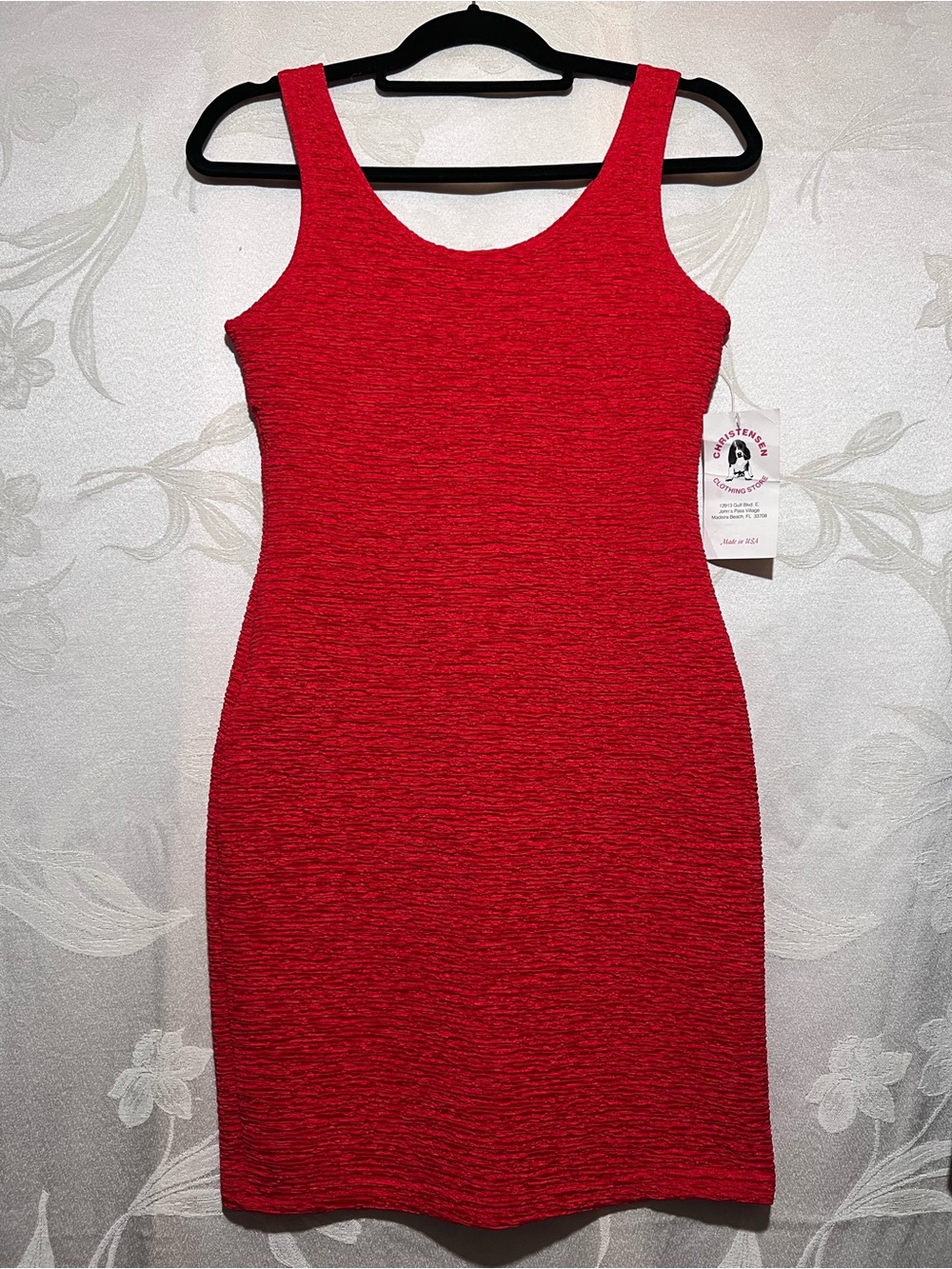 NEW MOINE USA Classic Red Scoop-Neck Mini Dress